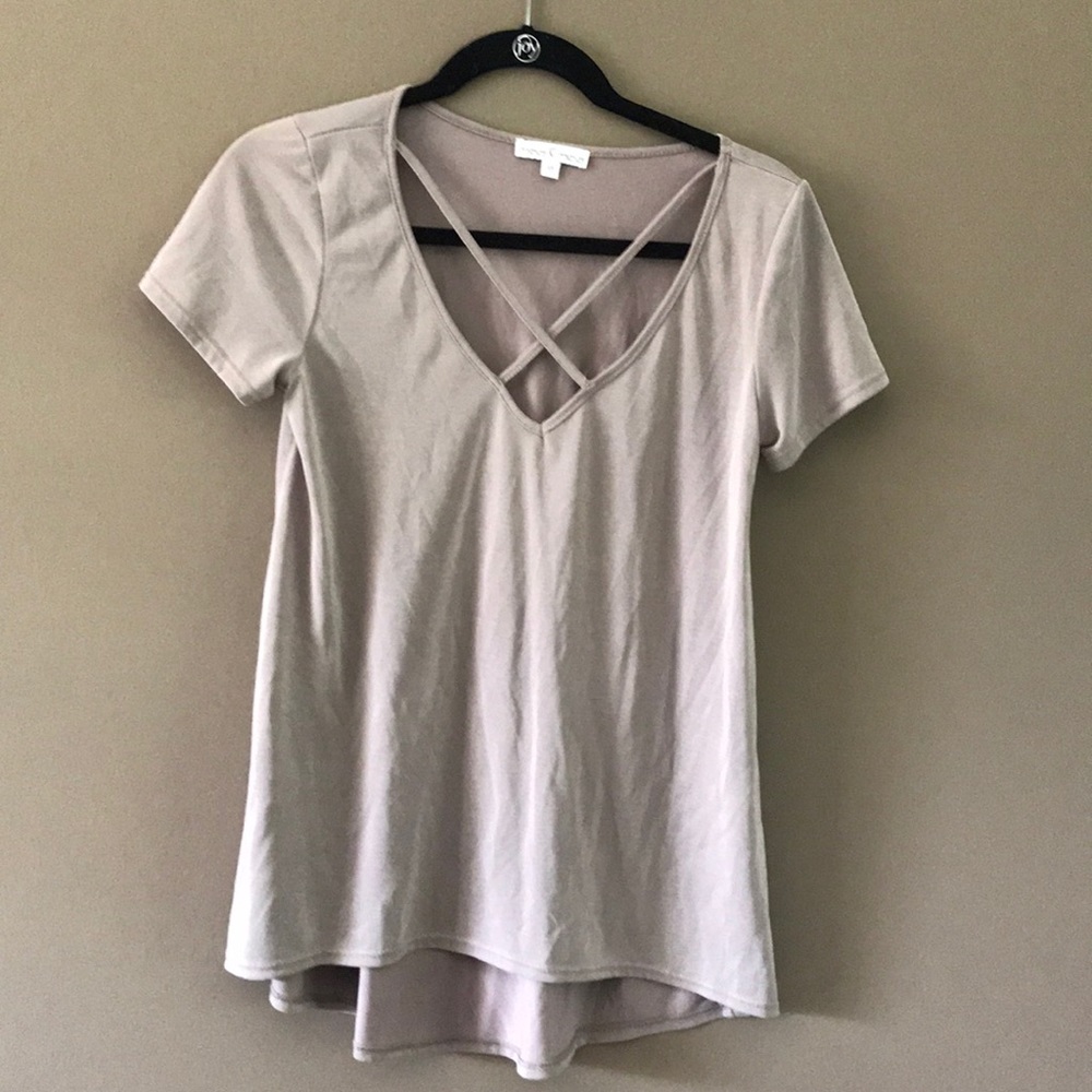 Moa Moa size XS t-shirt.